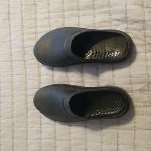 Oofos Black GUC Mens 8/ Womens 10 EU 41